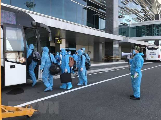 vietnam airlines officials suspended from work for loose quarantine management picture 1