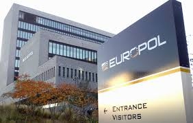 europol canh bao nguy co vaccine gia va lua dao hinh anh 1