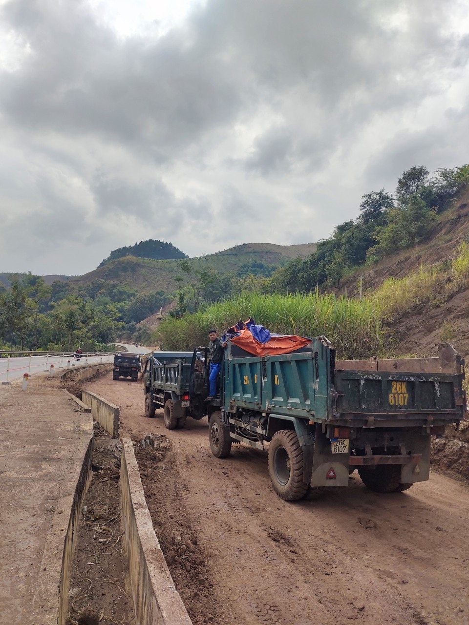 son la xoa nhieu diem den tai nan giao thong tren cac tuyen quoc lo hinh anh 2