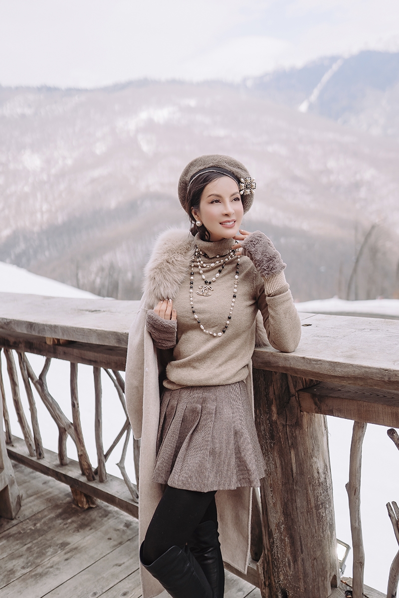 mc thanh mai tre dep trong khung canh mua dong lanh gia nuoc nga hinh anh 4
