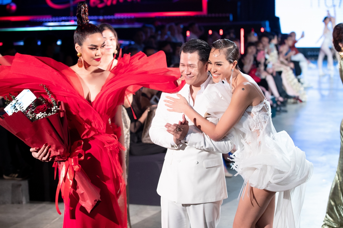 mc phuong mai khoe tai mua cot, mo man show dien cua ntk hoang minh ha hinh anh 13