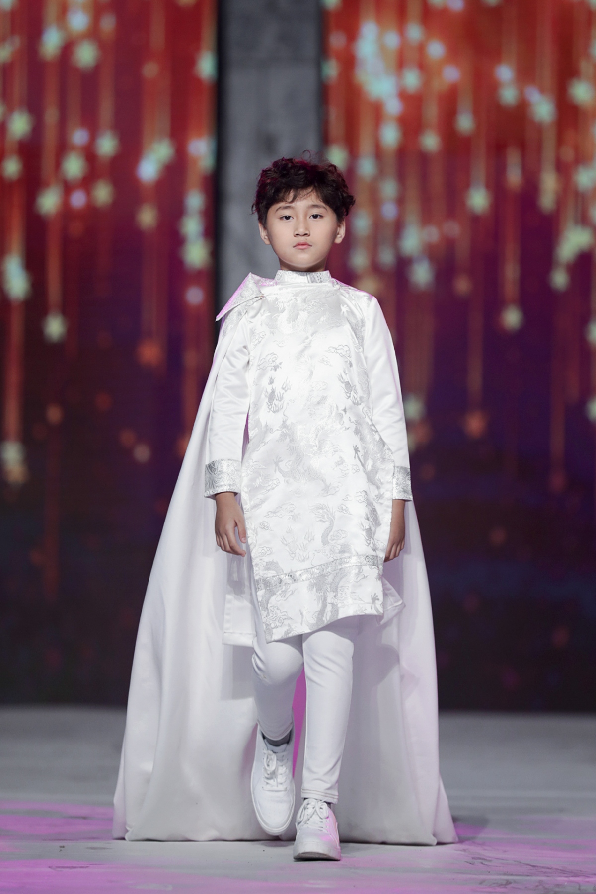 Mẫu nhí 9 tuổi Vũ Ngọc Trọng Phương gây ấn tượng tại Vietnam Junior Fashion Week