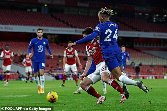 xhaka lập siêu phẩm đá phạt, arsenal bất ngờ đả bại chelsea 3-1 trong ngày lễ tặng quà hình ảnh 7 xhaka lap sieu pham da phat, arsenal bat ngo da bai chelsea 3-1 trong ngay le tang qua hinh anh 7