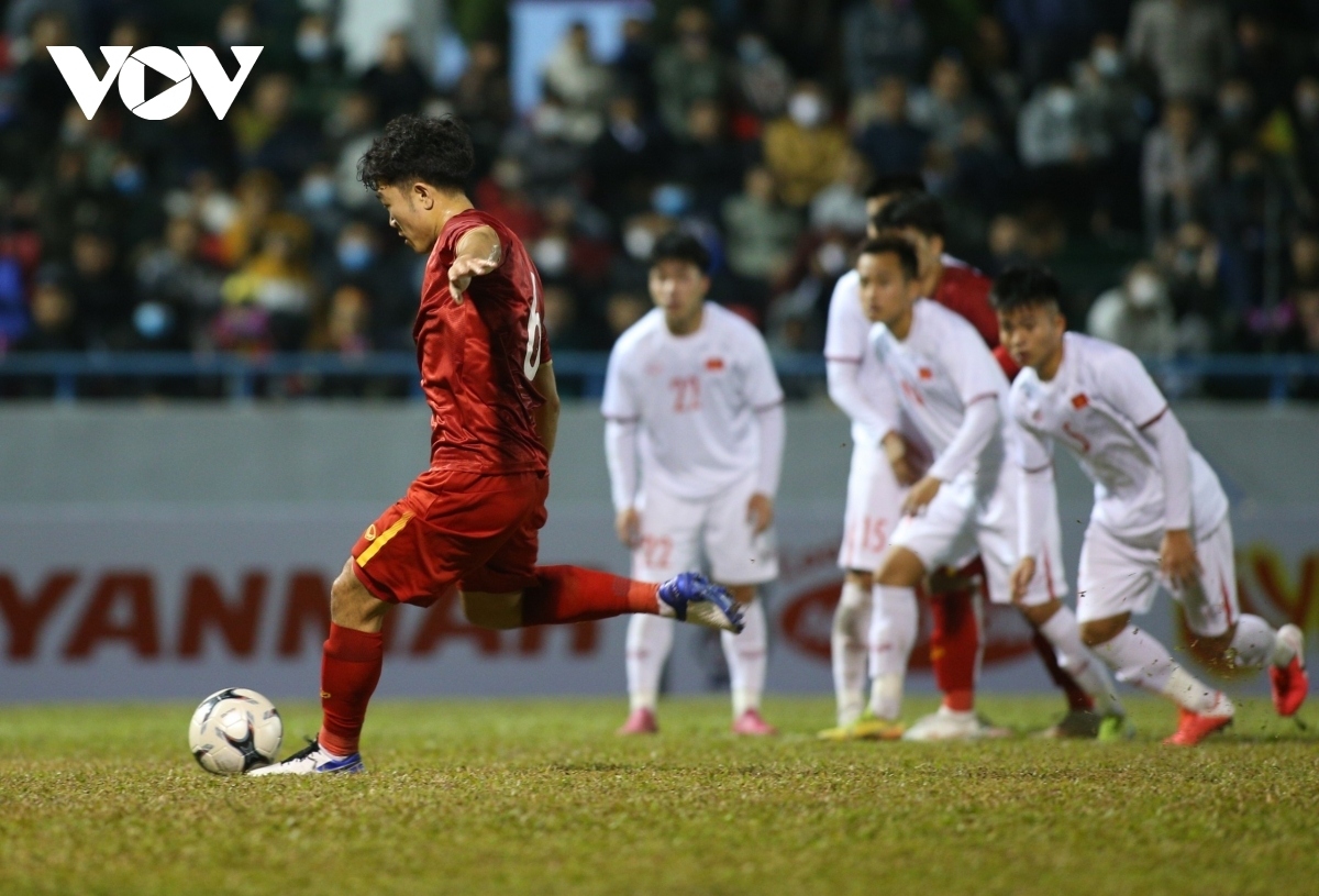 national team enjoy 3-2 friendly win over vietnamese u22 side picture 7