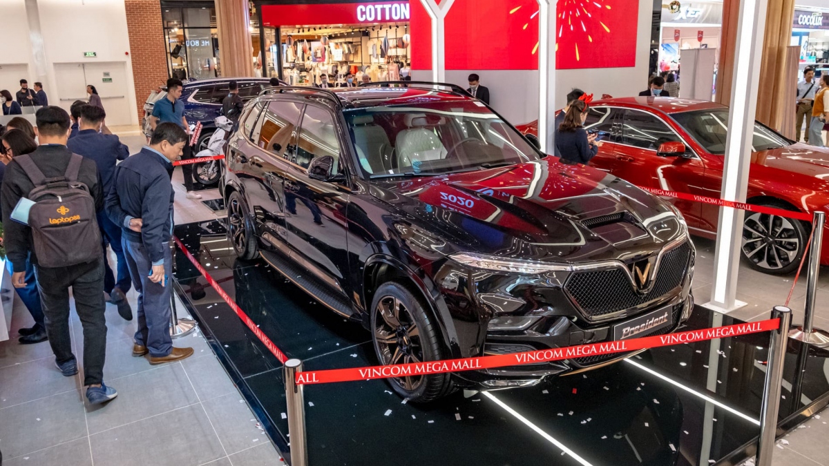 VinFast khai trương showroom 3S mới tại Vincom Mega Mall Ocean Park