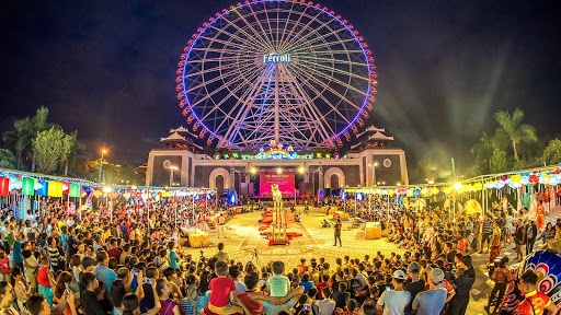 A festival themed “Da Nang welcomes the New Year of 2021” is set to run from Dec. 29 until Jan. 3. The event will see an array of cultural and entertainment events on show at the Asian Park in Hai Chau district. A new noodle festival will be held there for the first time.