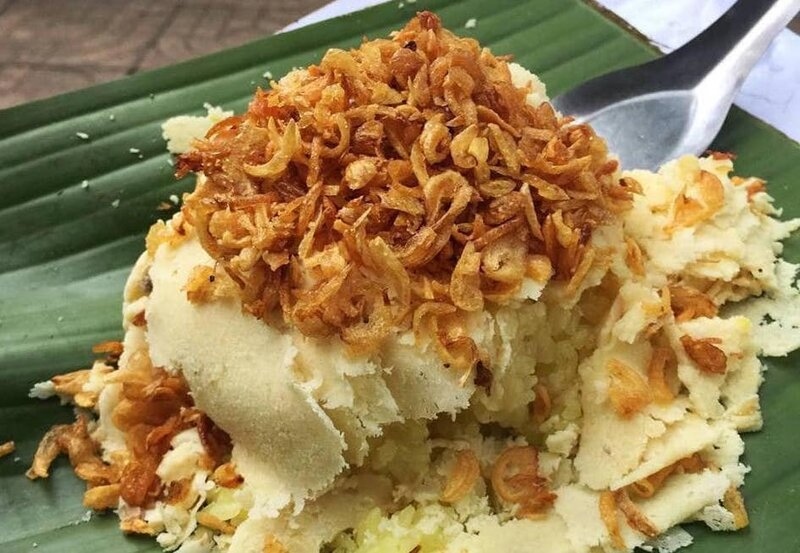 A fulfilling sticky rice with mung beans at Xoi Co May. Photo: Thuy An. 