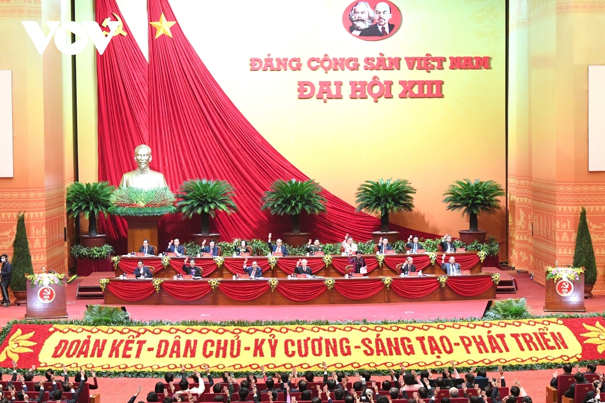 Delegates to the 13th National Party Congress attend the preparatory session on the morning of January 25 at the National Convention Centre in Hanoi.