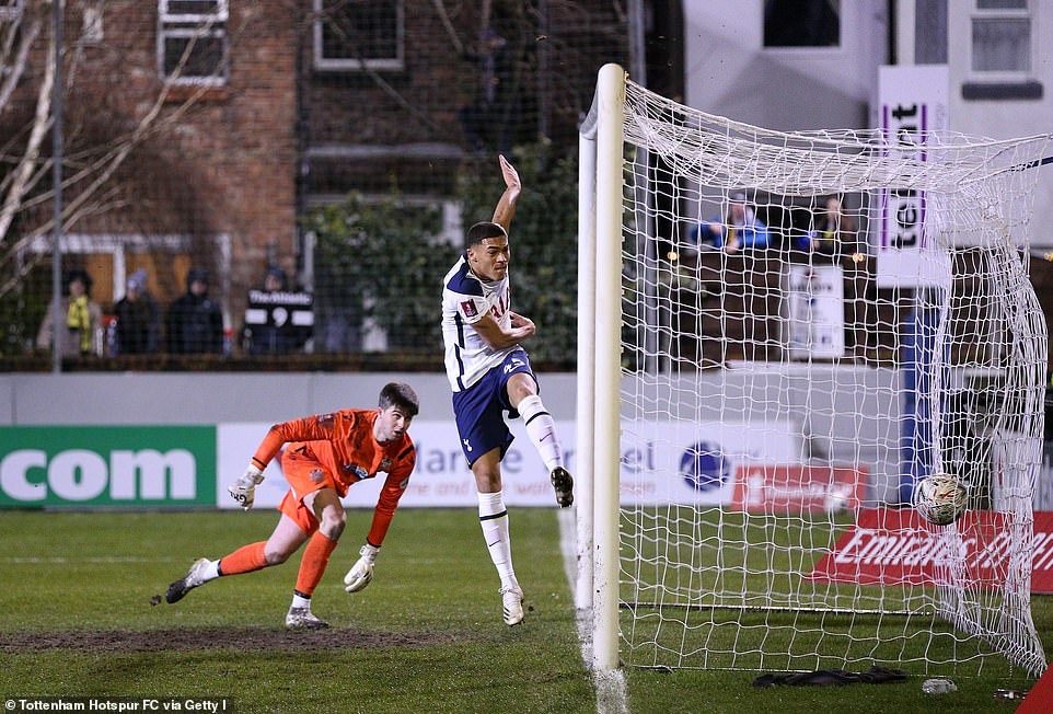 tien dao brazil lap hat-trick, tottenham dai thang 5 sao tai fa cup hinh anh 3