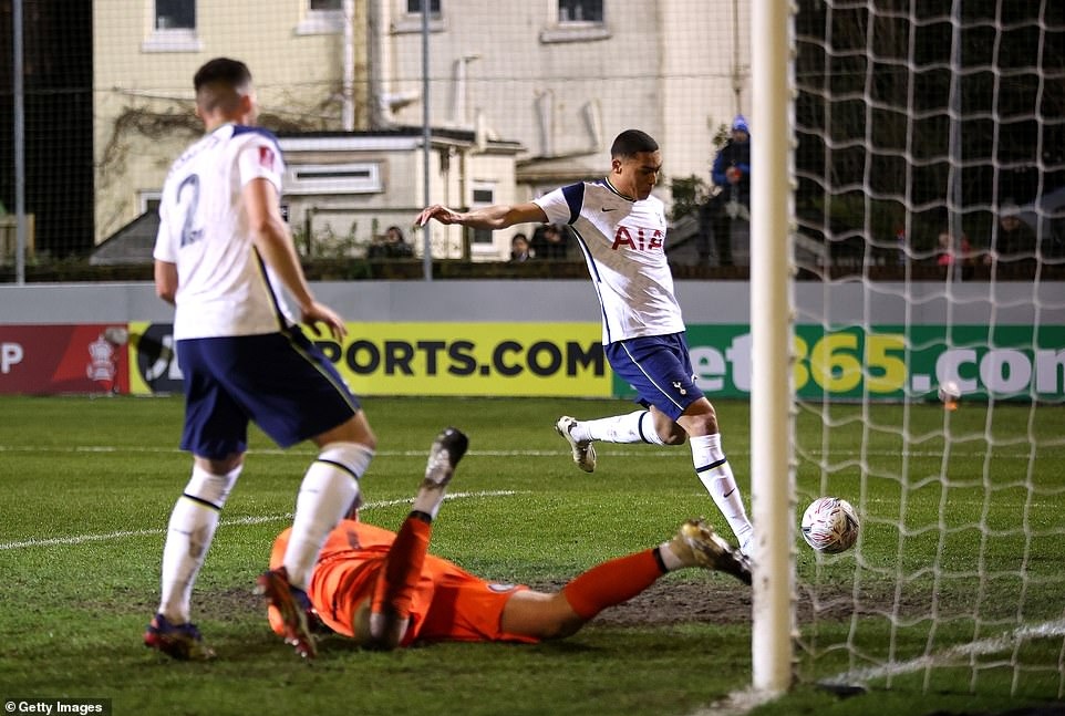 tien dao brazil lap hat-trick, tottenham dai thang 5 sao tai fa cup hinh anh 4