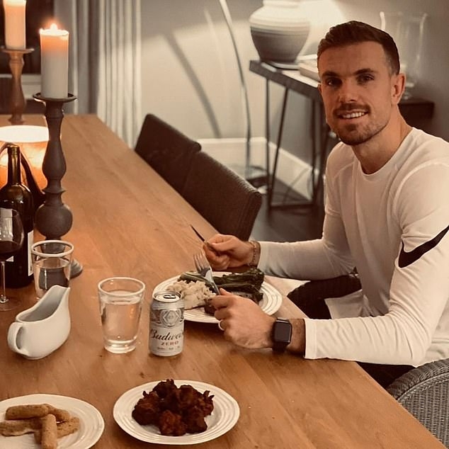 cristiano ronaldo va cac ngoi sao bong da don nam moi 2021 nhu the nao hinh anh 6
