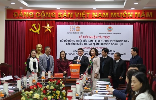 UNFPA presents over 6,903 dignity kits to women in central regions