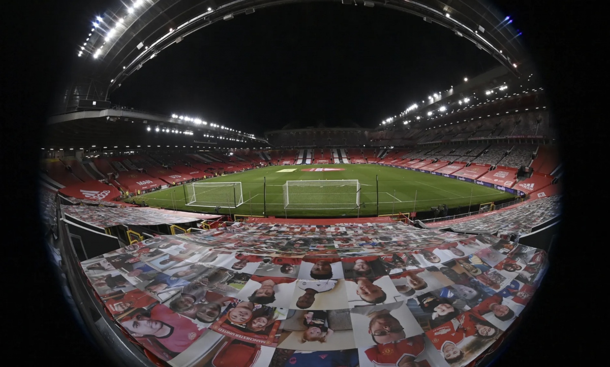 Old Trafford sẵn sàng cho màn đối đầu MU - Aston Villa ở vòng 17 Ngoại hạng Anh 2020/2021. (Ảnh: AP).