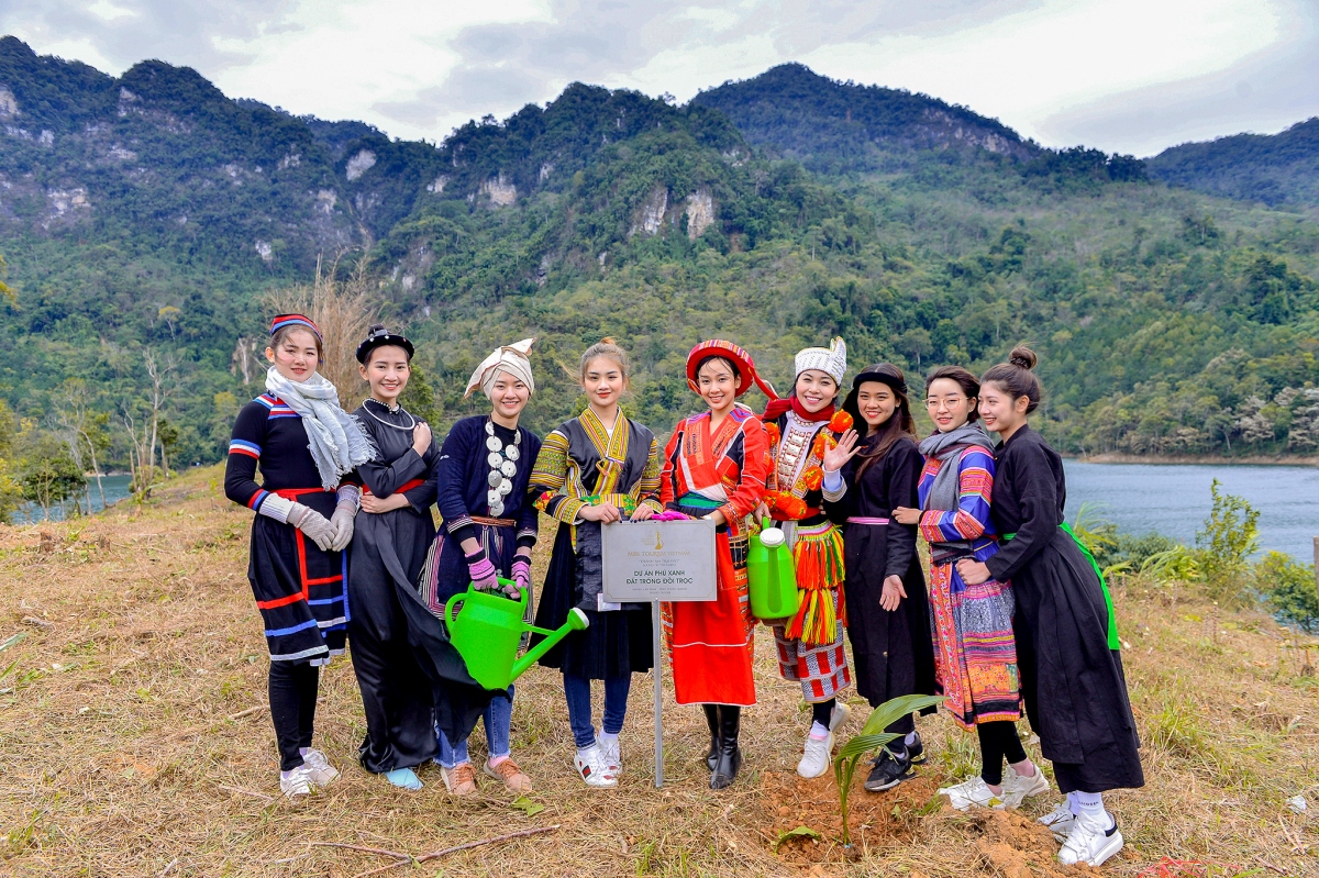 top 10 hoa khoi du lich viet nam trong cay, lan toa ve dep lam binh - tuyen quang hinh anh 3