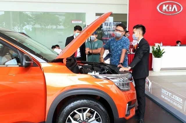 vietnam car market stays quiet ahead of tet festival picture 1