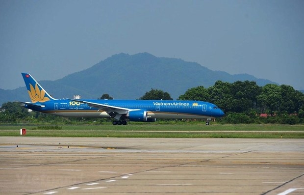 airlines adjust flights due to bad weather in hanoi picture 1
