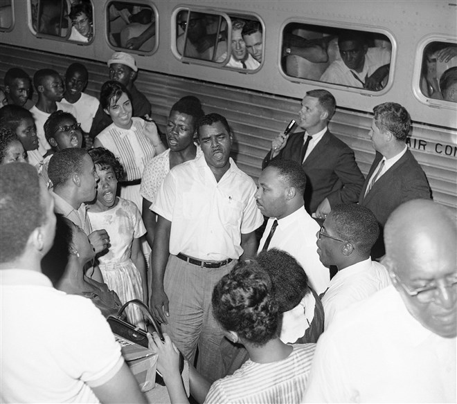 những hình ảnh đáng nhớ trong cuộc đời nhà hoạt động nhân quyền luther king hình ảnh 8 nhung hinh anh dang nho trong cuoc doi nha hoat dong nhan quyen luther king hinh anh 8