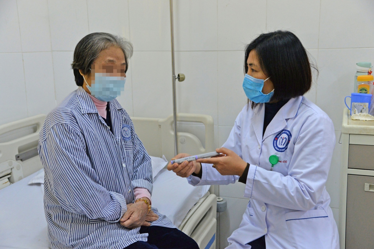 Bệnh nhân mắc bệnh đái tháo đường điều trị tại Bệnh viện Nội tiết Trung ương. (Ảnh: BVCC)