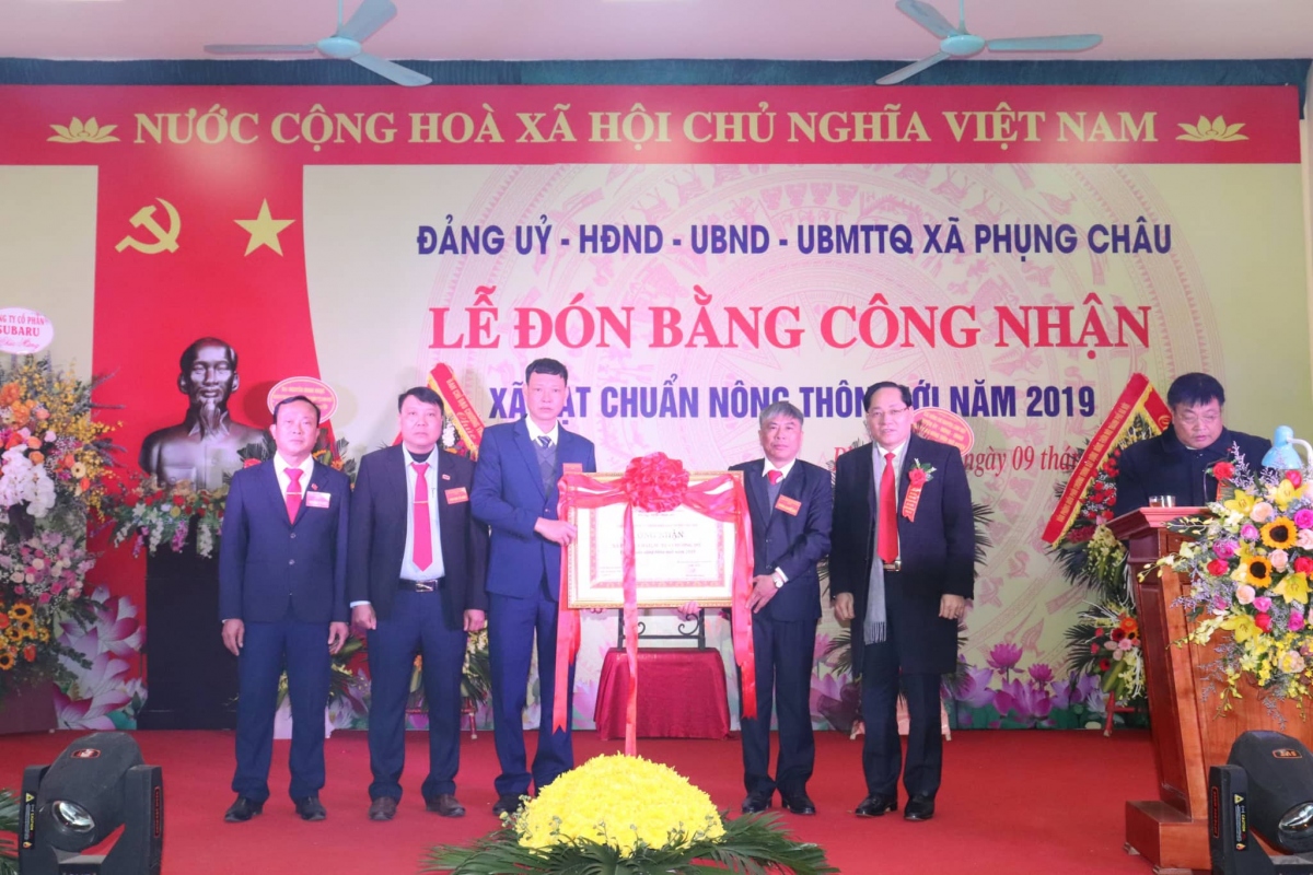 xa phung chau, chuong my, ha noi don nhan bang cong nhan xa dat chuan nong thon moi hinh anh 1