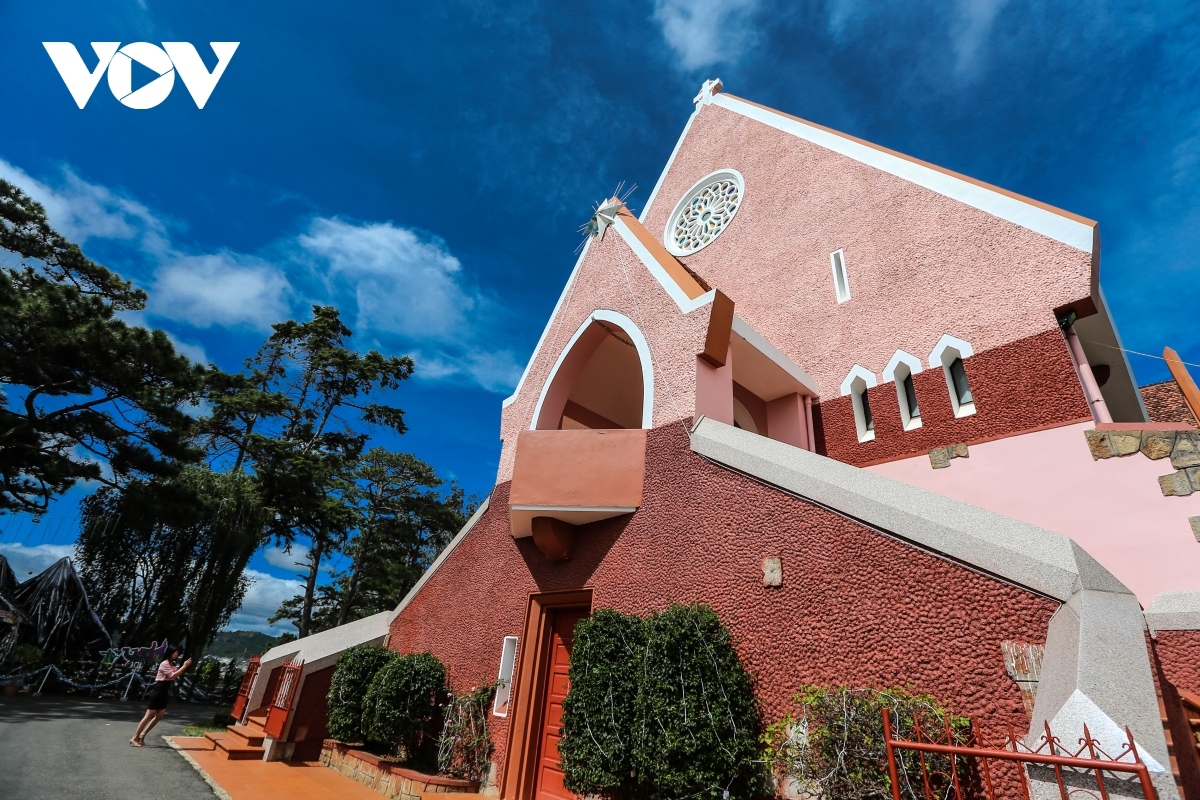 visiting old pink catholic church in da lat city picture 9