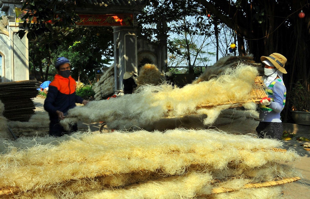 craft villages in hanoi gear up for lunar new year festival picture 7