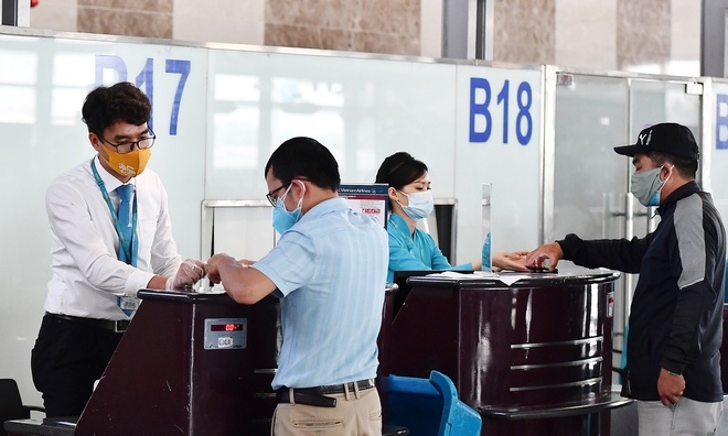 Airlines offer cheaper airfares ahead of Tet