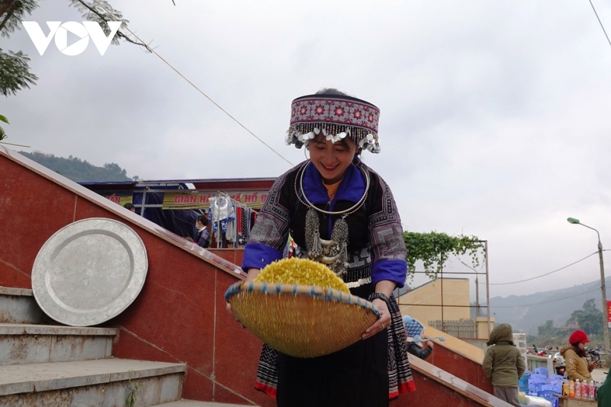 mu cang chai hosts first banh day pounding festival picture 2