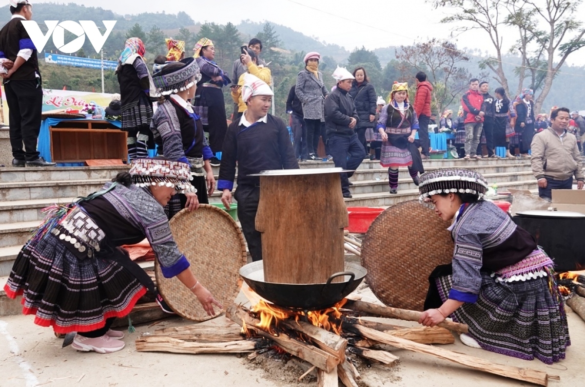 mu cang chai hosts first banh day pounding festival picture 3