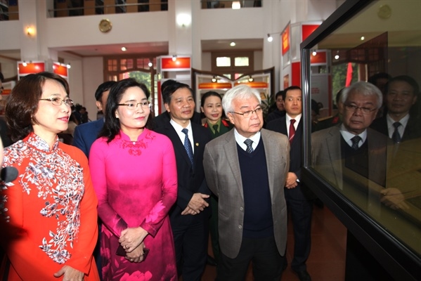 event showcases 1,000 rare documents on communist party of vietnam picture 3