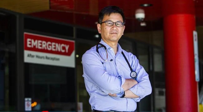 GS Allen Cheng, đồng chủ tịch Nhóm tư vấn kỹ thuật của Australia về tiêm chủng. Nguồn Aaron Francis.