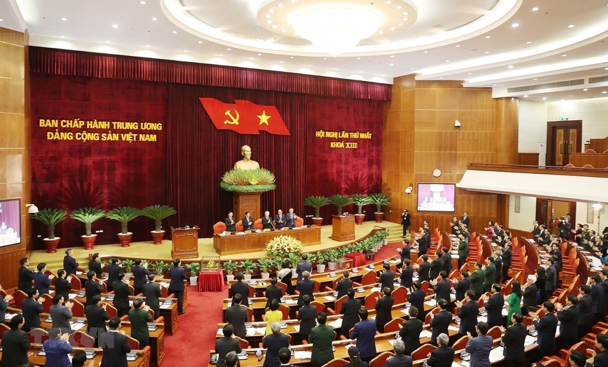 13th-tenure politburo of 18 members elected picture 2