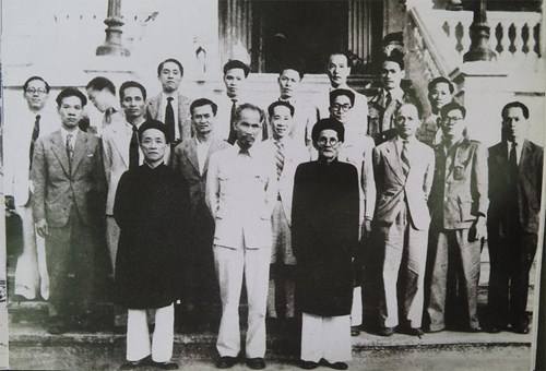 chu tich ho chi minh tung moi nguoi 70 tuoi lam bo truong hinh anh 2