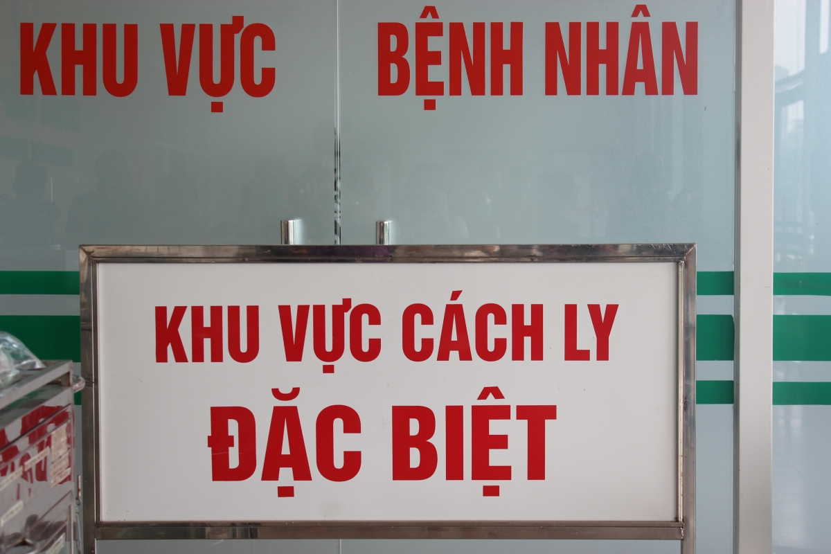 Cách ly 7 nhân viên y tế Bệnh viện Tai Mũi Họng tiếp xúc ca mắc COVID-19