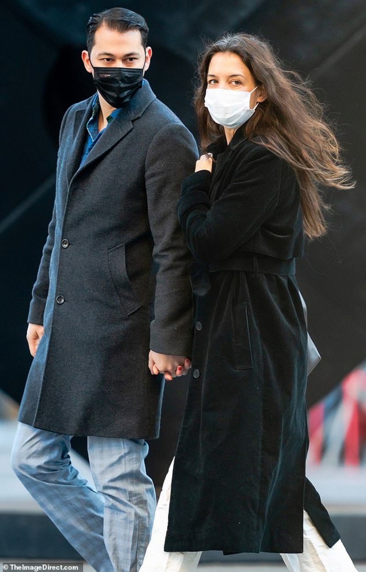 vang tinh tre, katie holmes co don ra pho luc toi muon hinh anh 7