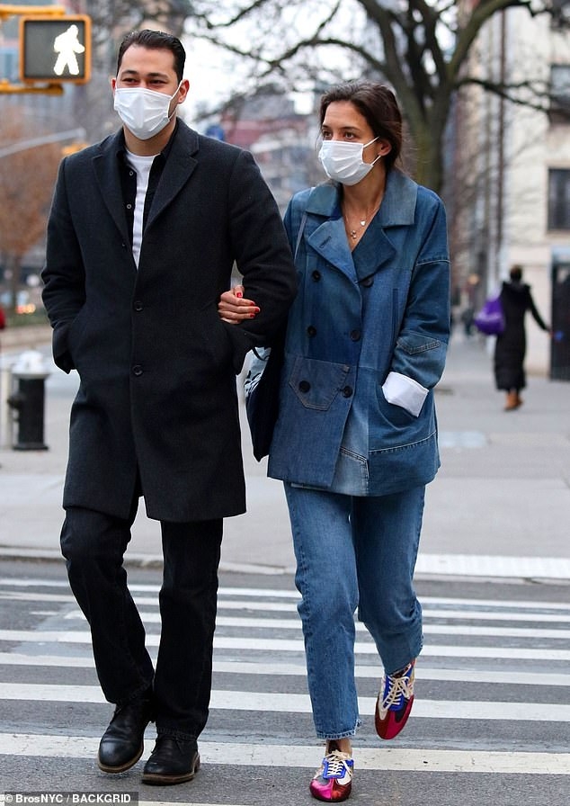 katie holmes xue xoa, lo dau hieu tuoi tac khi di choi cung tinh tre hinh anh 5