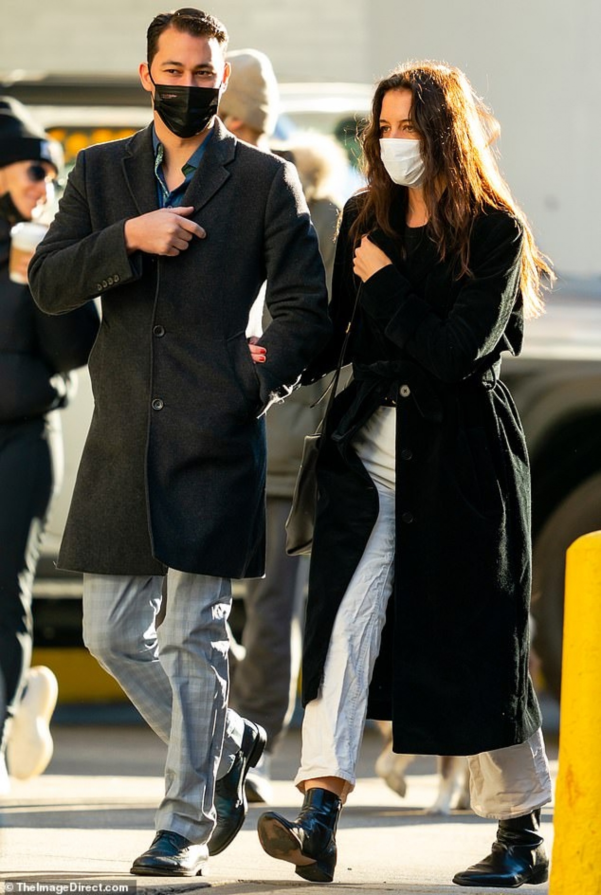 vang tinh tre, katie holmes co don ra pho luc toi muon hinh anh 8