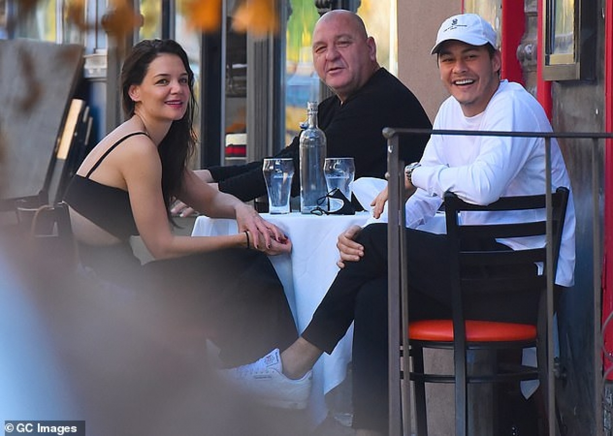 vang tinh tre, katie holmes co don ra pho luc toi muon hinh anh 6
