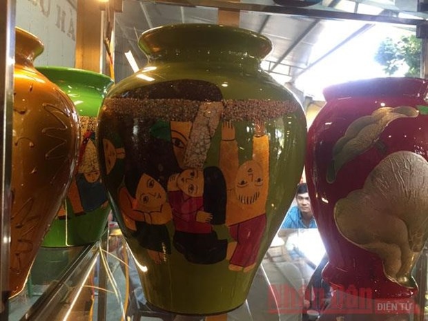 project aims to build national brand for lacquer art picture 1