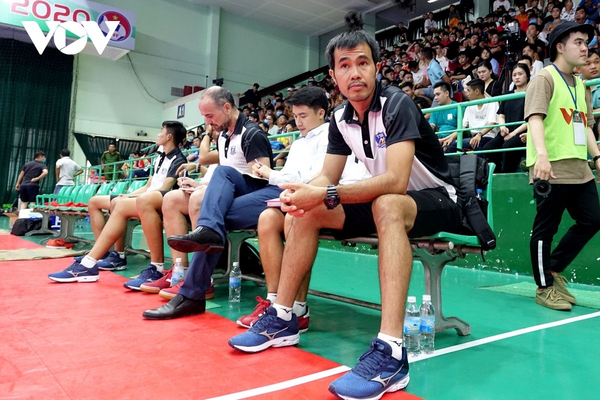 vietnamese futsal coach nominated for best club coach award picture 1