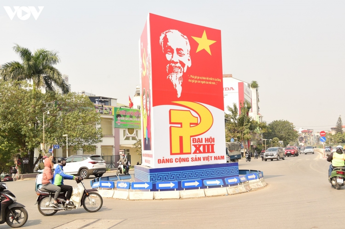 hanoi radiantly decorated to welcome upcoming national party congress picture 1