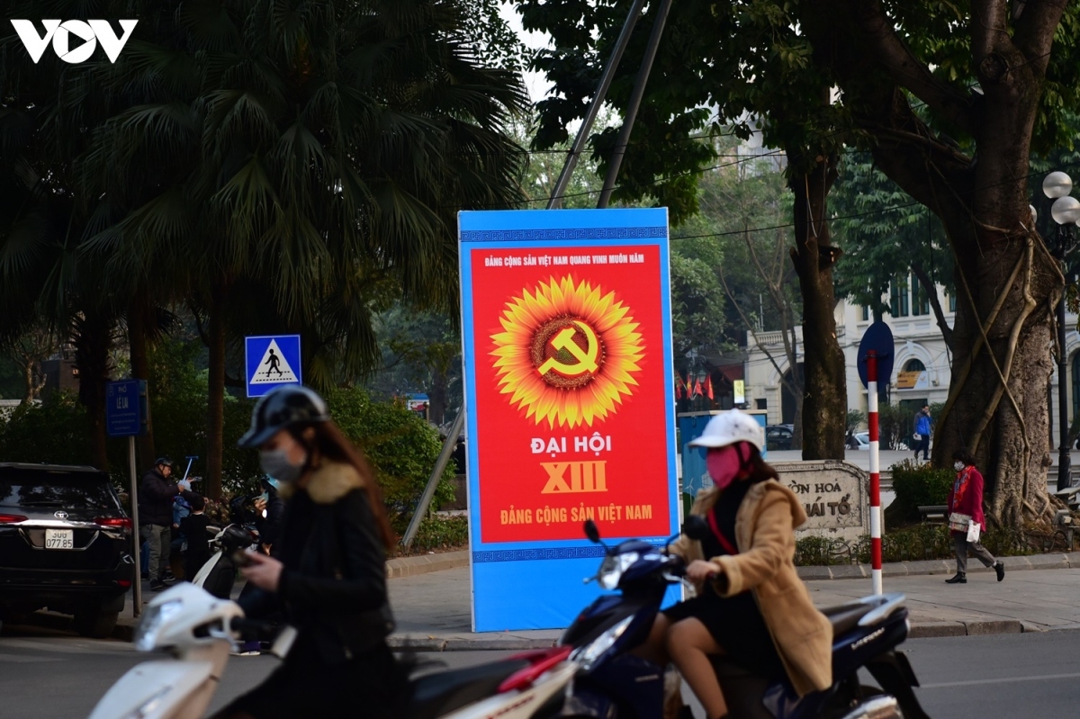 hanoi radiantly decorated to welcome upcoming national party congress picture 10