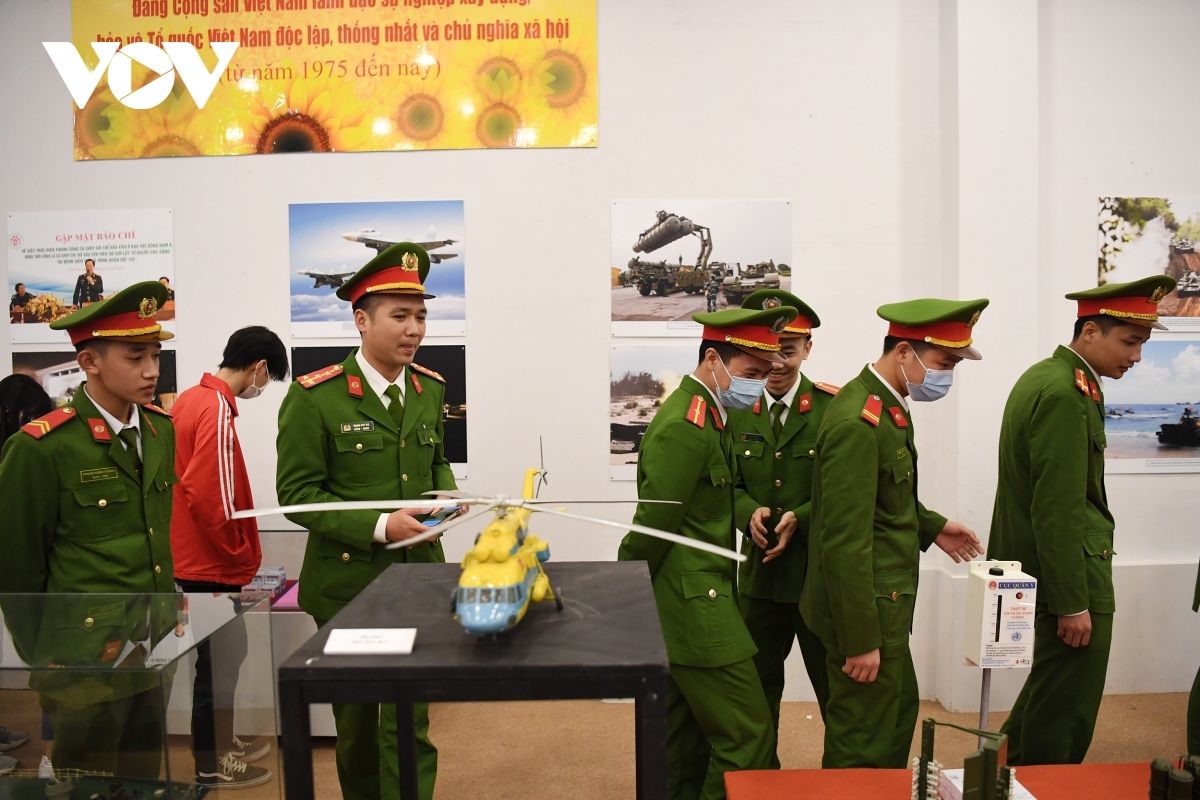 exhibition showcases the party s achievements through periods picture 4