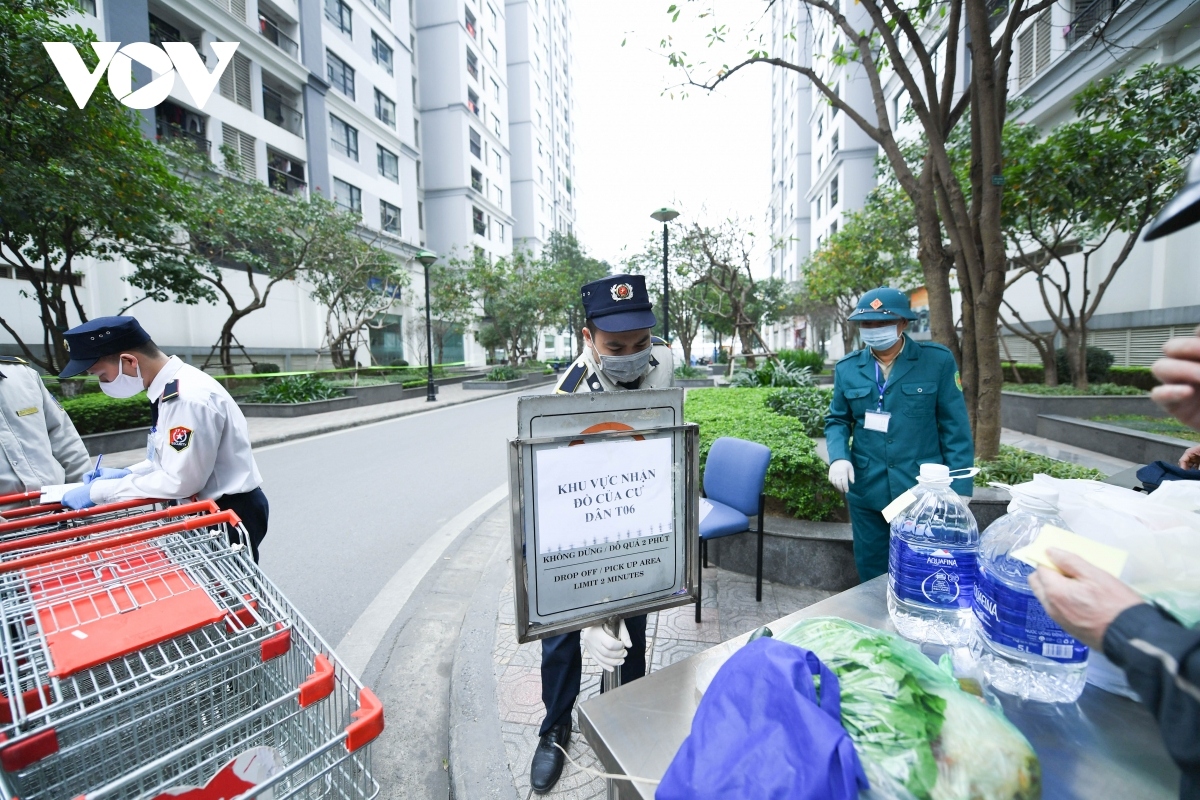 hanoi-based apartment block, dong trieu town in quang ninh put into lockdown picture 1