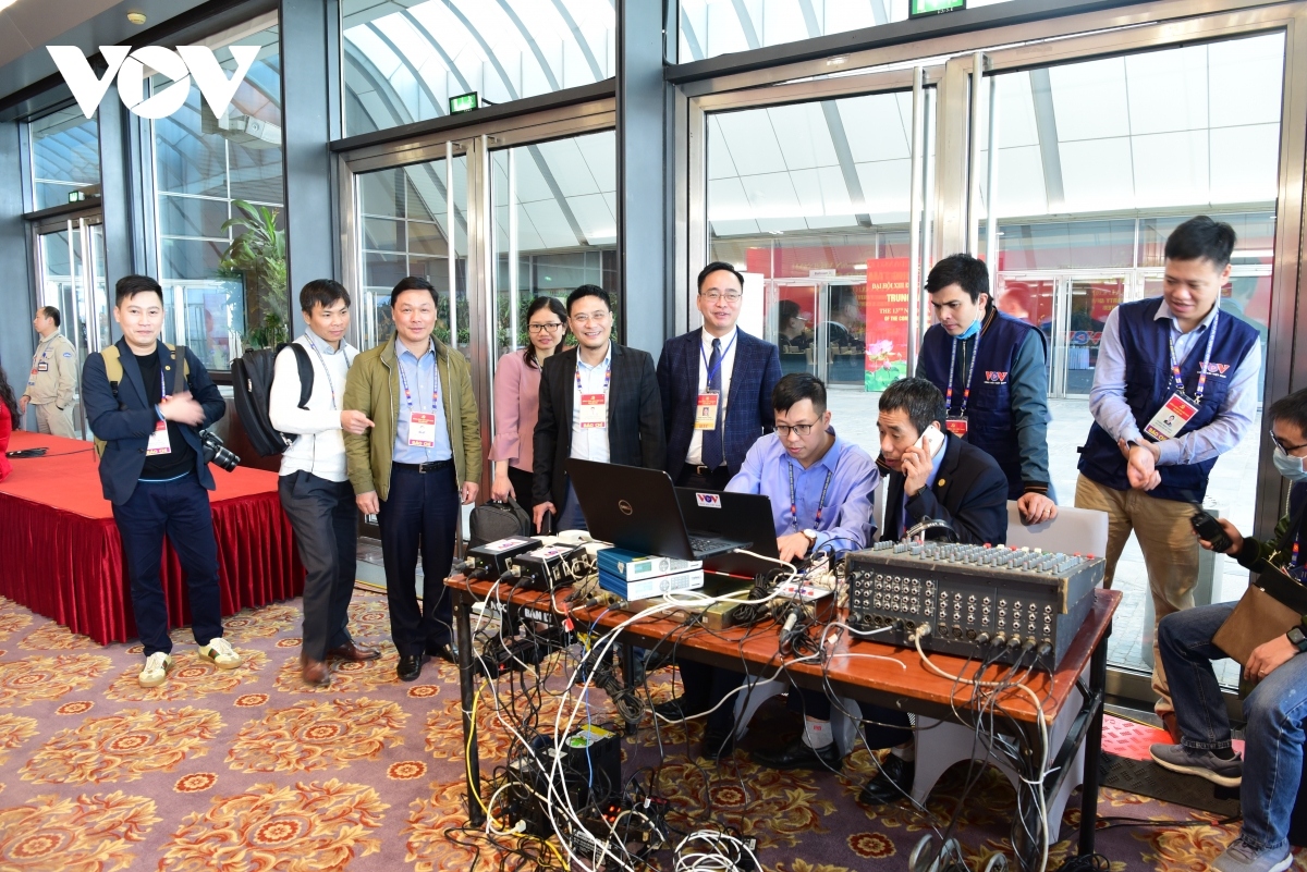 party congress s press centre opens in hanoi picture 4