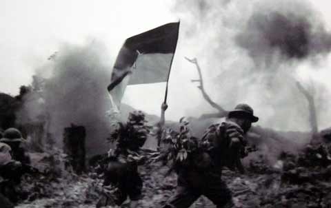Một mũi tấn công của Quân giải phóng Miền Nam trên mặt trận Quảng Trị năm 1971. (Ảnh: baotanglichsu.vn)