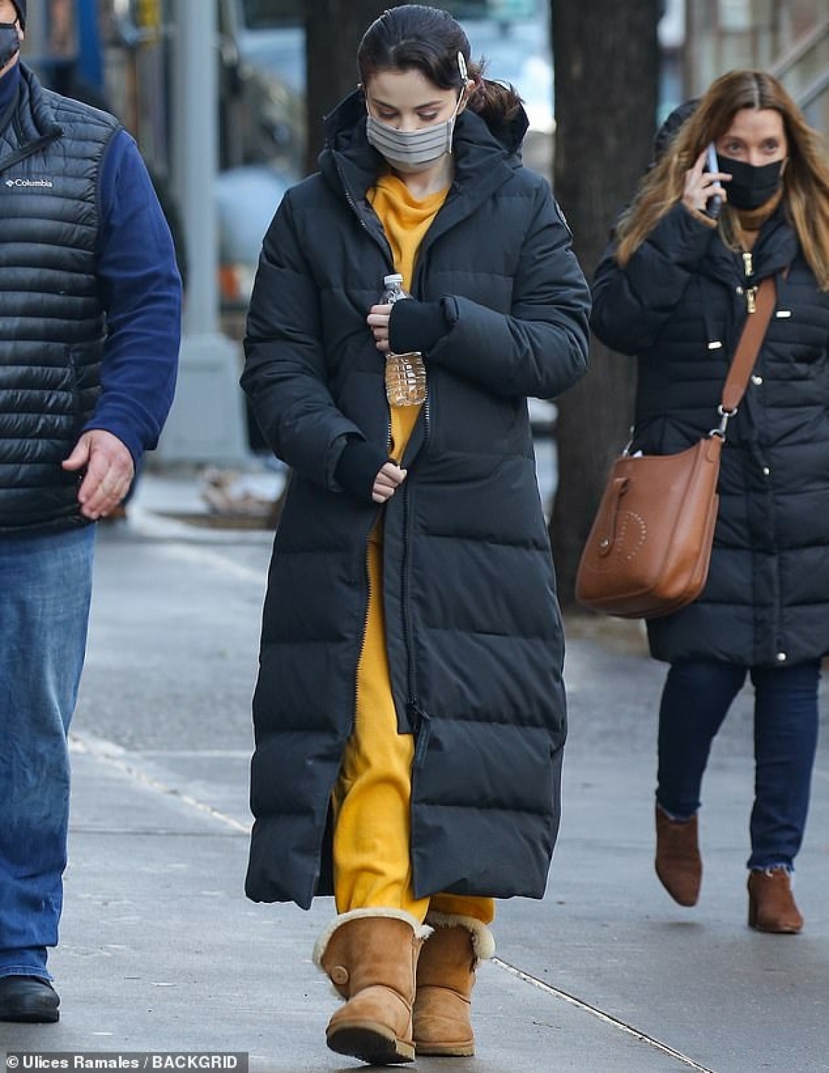 selena gomez vui ve di mua sam khi duoc nghi quay phim hinh anh 5