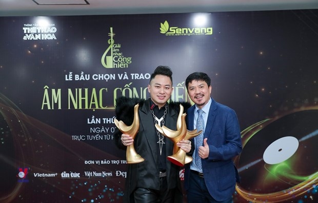 singer tung duong dominates 2021 devotion music awards picture 1