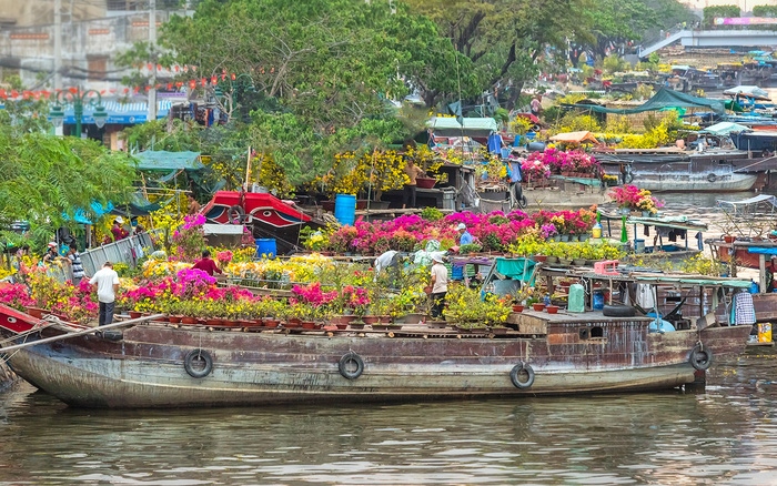 unique lunar new year markets in ho chi minh city picture 3