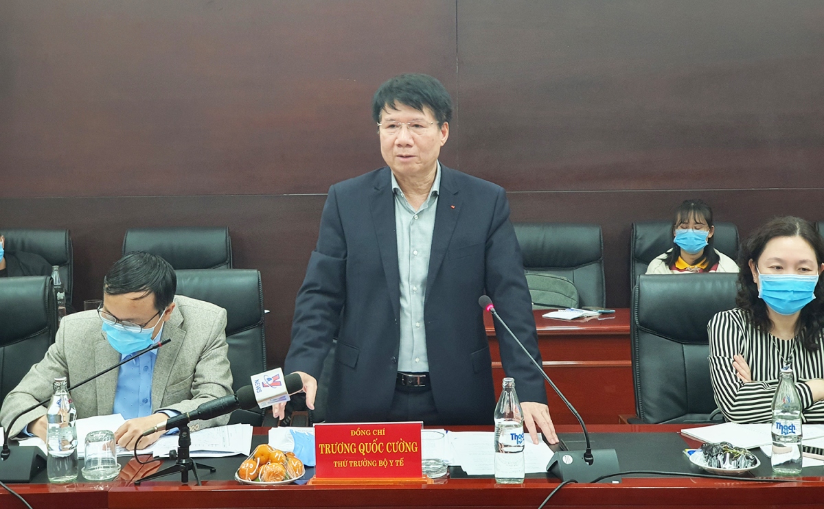 Thứ trưởng Bộ Y tế Trương Quốc Cường phát biểu tại buổi làm việc.