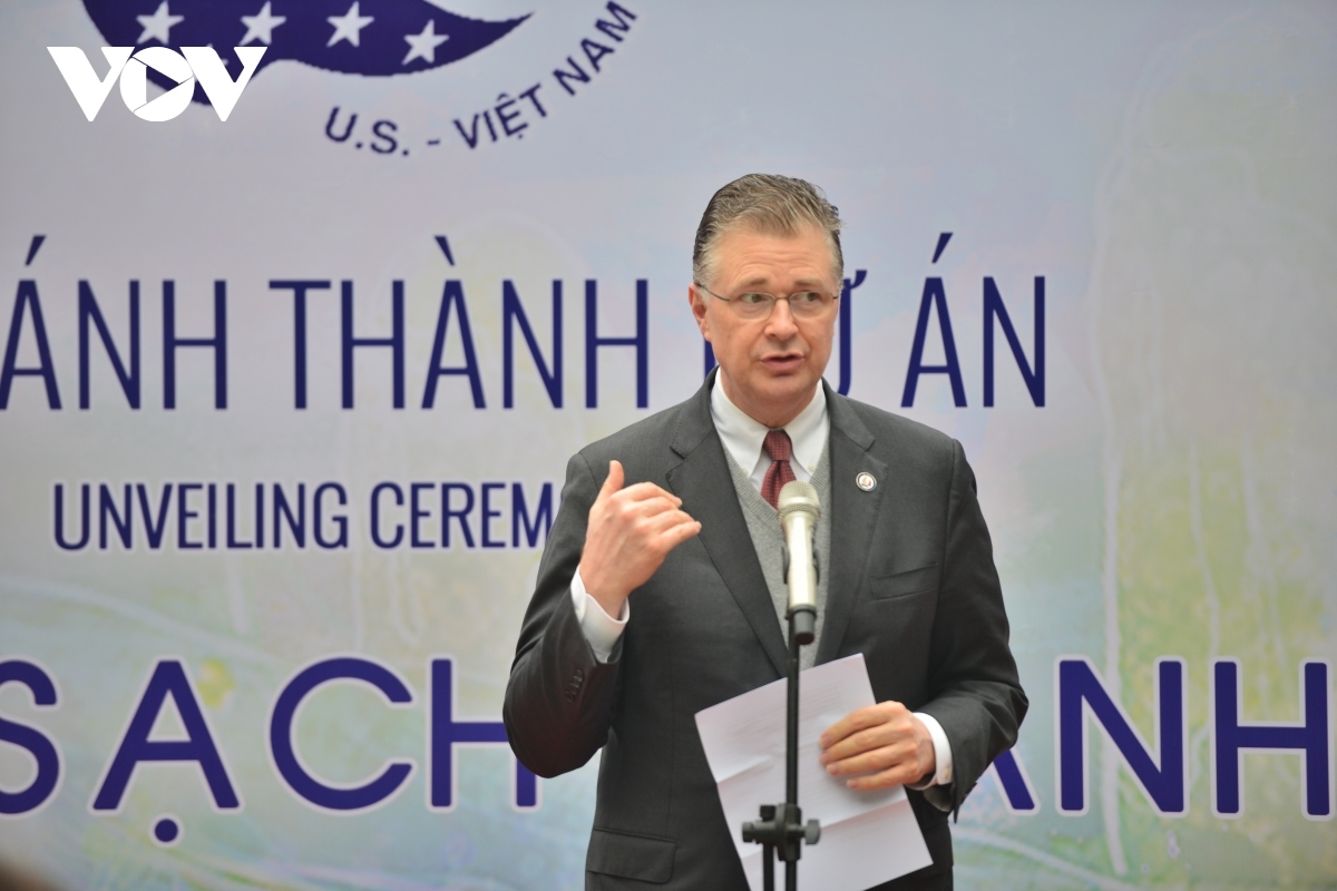 us embassy inaugurates mural painting on environmental protection picture 4